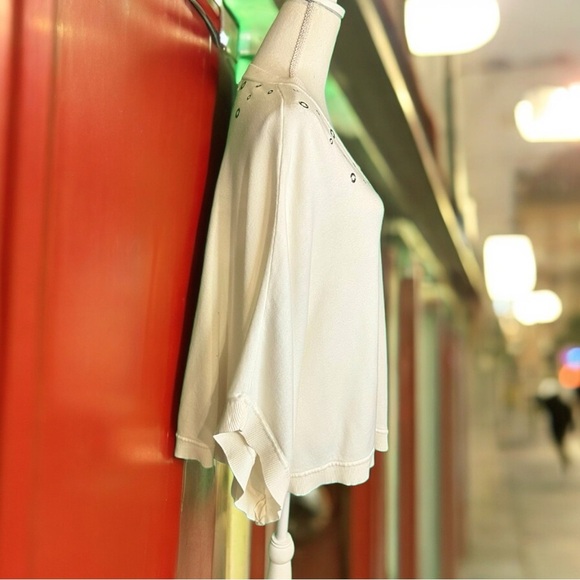 MICHAEL Michael Kors Ivory / White V-Neck Poncho With Gold Ring Embellishments - Picture 10 of 11